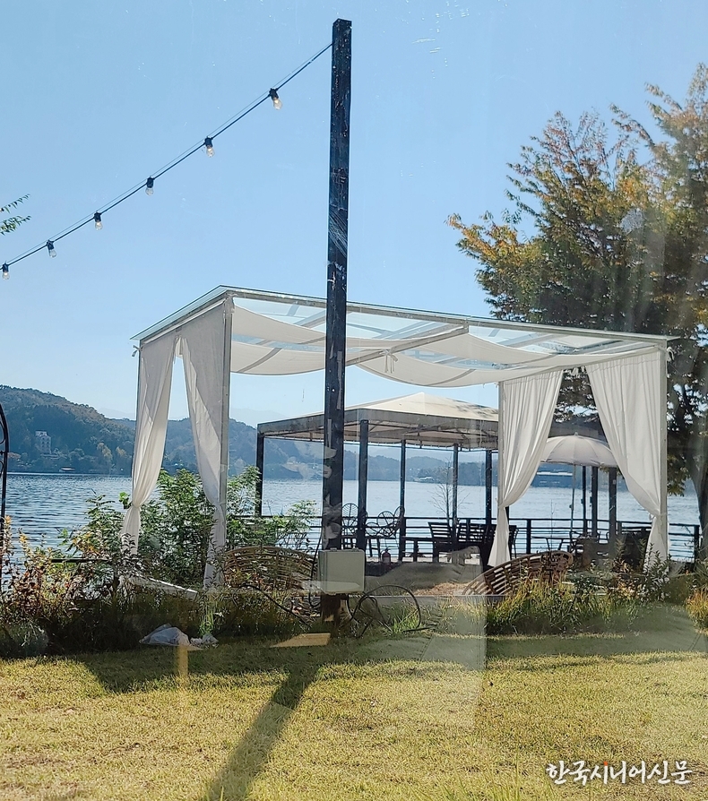 글라스박스에서 프라이빗한 시간을 보낼 수 있다. (사진=한국시니어신문)