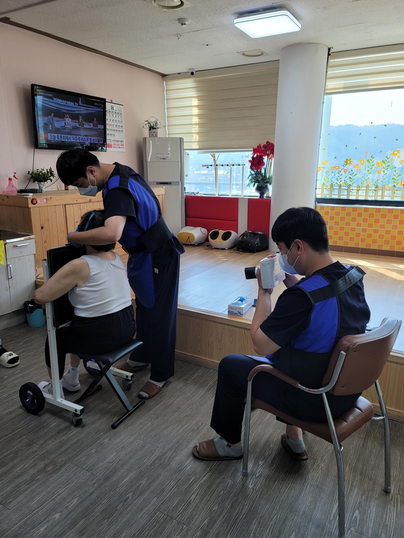 찾아가는 노인 결핵 검진 사업 진행 모습. (사진=대전 중구 제공)