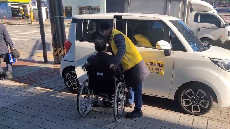 돌봄택시 1호 대상자. (사진=시흥시 제공)