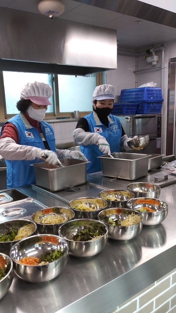 배식 봉사활동. (사진=의정부시 제공)