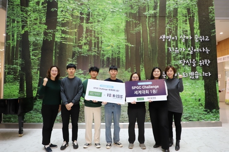 건국대학교 공과대학 김은이 교수(컴퓨터공학과)와 건국대학교병원 이비인후과 신정은 교수(보이노시스 대표) 연구팀. (사진=건국대학교 제공)