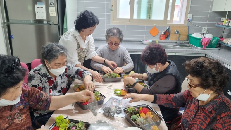 관양1동 원예치료 프로그램. (사진=안양시 제공)