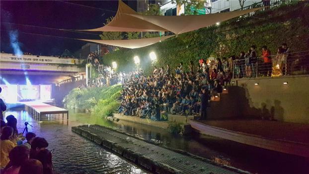 청계천 패션쇼. (사진=서울시설공단 제공)
