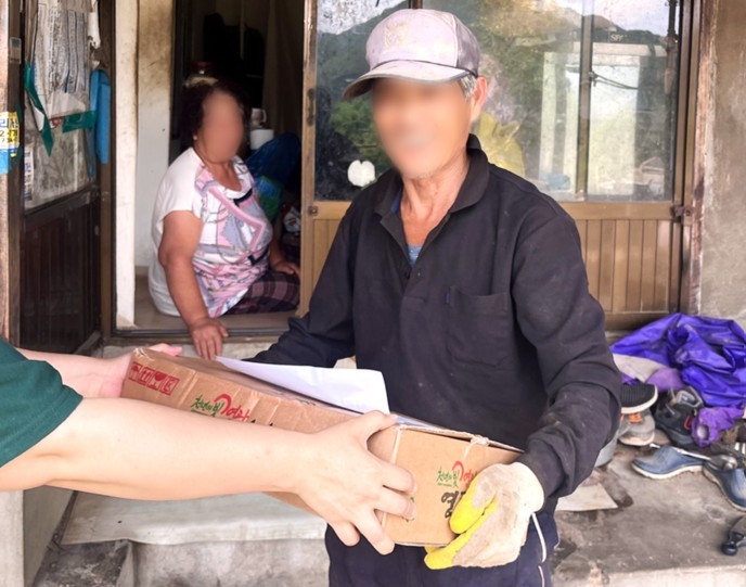 사랑의전화복지재단은 저소득 어르신들에게 총 20톤의 쌀을 지원했다. (사진=사랑의전화복지재단 제공)