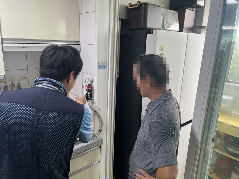가스안전장치 무상 설치 지원사업. (사진=수원시 제공)