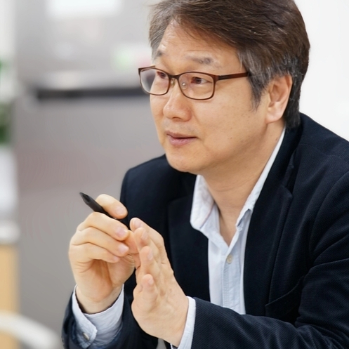 [김규민 칼럼] 듣는 척과 진짜 듣기는 다르다···경청 5단계와 맥락 이해가 인간관계를 바꾸는 이유