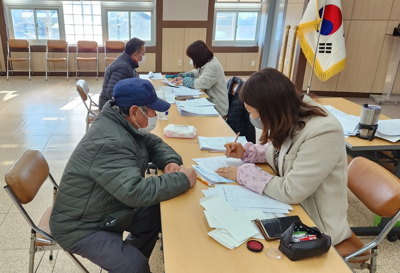 전라남도가 노인일자리 및 사회활동 지원사업 참여자를 오는 29일까지 모집한다. (사진=전라남도 제공)